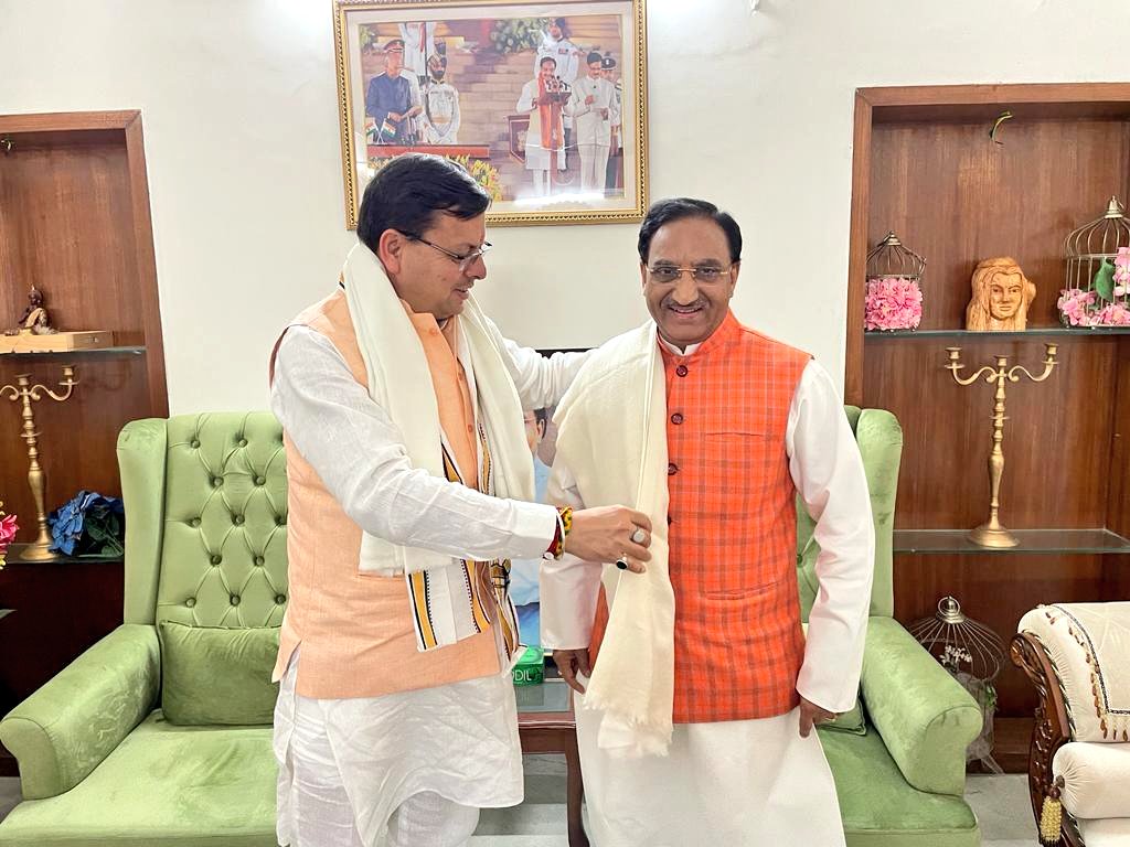 DrRPNishank's tweet photo. उत्तराखंड के माननीय मुख्यमंत्री श्री @pushkardhami जी से आज अपने दिल्ली स्थित आवास पर शिष्टाचार भेंट हुई।
इस अवसर पर मुख्यमंत्री जी से यशस्वी प्रधानमंत्री श्री @narendramodi जी के विजन को आगे बढ़ाने और देवभूमि के सर्वांगीण विकास से जुड़े अहम मुद्दों पर चर्चा की। https://t.co/598kRz9Rci