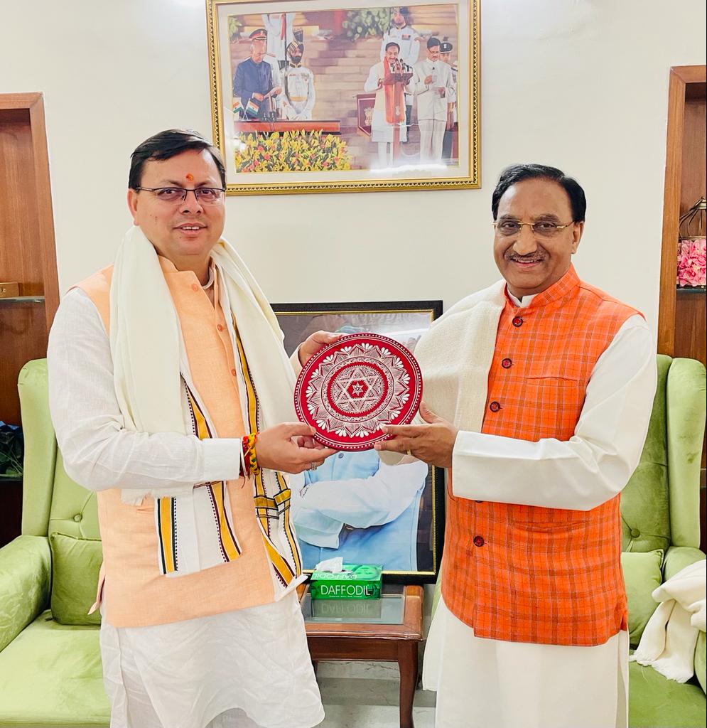 DrRPNishank's tweet photo. उत्तराखंड के माननीय मुख्यमंत्री श्री @pushkardhami जी से आज अपने दिल्ली स्थित आवास पर शिष्टाचार भेंट हुई।
इस अवसर पर मुख्यमंत्री जी से यशस्वी प्रधानमंत्री श्री @narendramodi जी के विजन को आगे बढ़ाने और देवभूमि के सर्वांगीण विकास से जुड़े अहम मुद्दों पर चर्चा की। https://t.co/598kRz9Rci