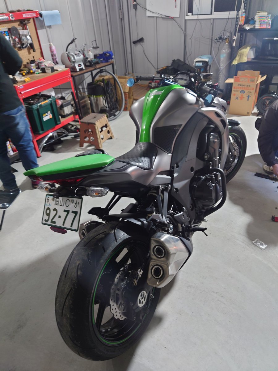 ButaAllergie's tweet photo. サスいじって
ミラー変えて
レバー変えた

整備してくれた友達工具貸してくれた友達ありがとう！ https://t.co/3RbrODg578