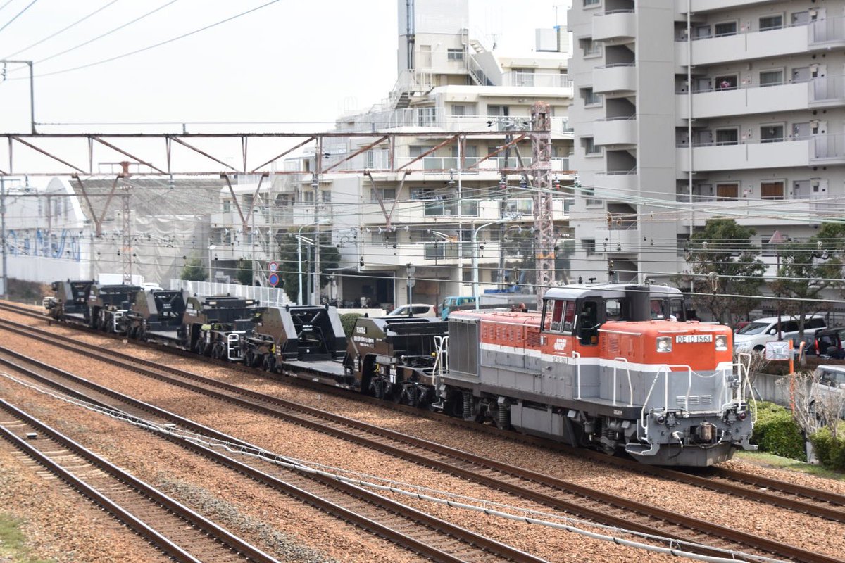 lZN8gMZX5kwy5gL's tweet photo. 2019.3は引継ぎ・引越しで東京3往復。
スハフ12-129を伴車にしたD51シテン、先般廃車となったシキ1000、クジラ引退、ヒネ117系初廃車となるSG001編成等を撮影しました。
4機となったクジラを最後まで撮影出来たのは感慨深い出来事でした。

3.5＝試9292レ、3.20＝9185レ、3.24＝8072レ、3.27＝回6442M https://t.co/fPSIzonyb8