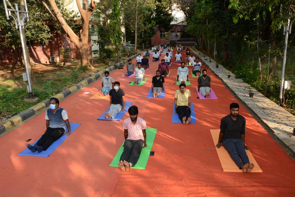 mdniy's tweet photo. Glimpses from today's Yogotsav Countdown Programme held at NIS, Chennai.
With just #77DaysToGo to #IDY2022, National Institute of Siddha, Chennai in collaboration with MDNIY conducted a mass Yoga session on 'Common Yoga Protocol'. https://t.co/Ud7dNwT79R
