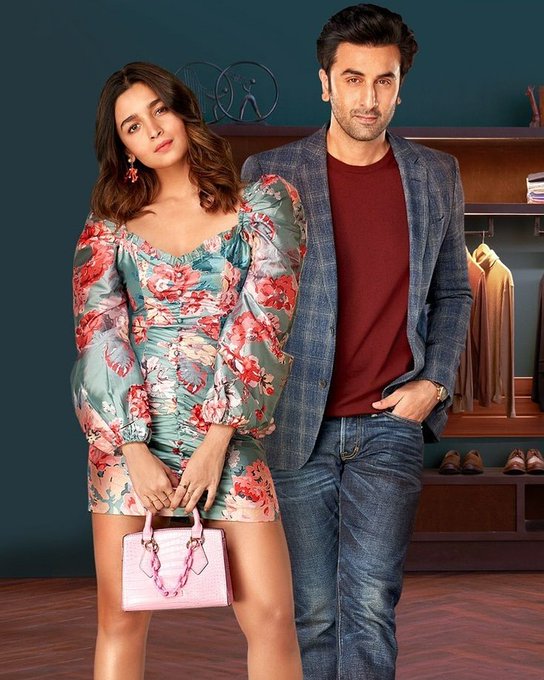 Ranbir Kapoor and Alia Bhatt to tie the knot on April 17 in Mumbai.
#RanbirKapoor #AliaBhatt 
Read More- bit.ly/3r64atH