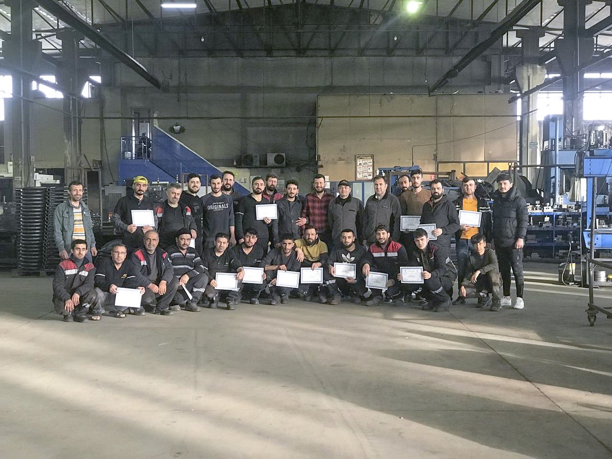 AnilTarimAS's tweet photo. Firmamız çalışanlarımıza  KTO Mesleki Eğitim Merkezi tarafından verilen Gazaltı Kaynak  eğitimini tamamlayıp  Sertifikasını almaya hak kazanmıştır.Mesleki Eğitim Merkezi Yönetimine Müdürü Durmuş Akdoğan'a  ve Eğitim veren Mevlüt Arı hocamıza katkılarından dolayı  teşekkür ederiz. https://t.co/Bkh3vkN2Nd