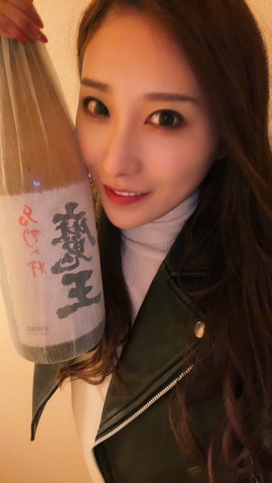 魔王😈🍶 https://t.co/FsyTb7EhD3<a href="/tag/fueguia"class="tags"><span>#fueguia</span></a><a href="/tag/muskarapheroj"class="tags"><span>#muskarapheroj</span></a>