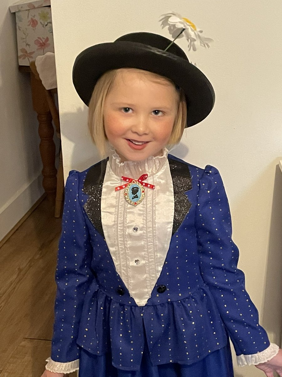 poochie_79's tweet photo. How did that happen, my baby is 6 today! Love you so much it hurts. #practicallyperfectineveryway https://t.co/VT56CxFZvt