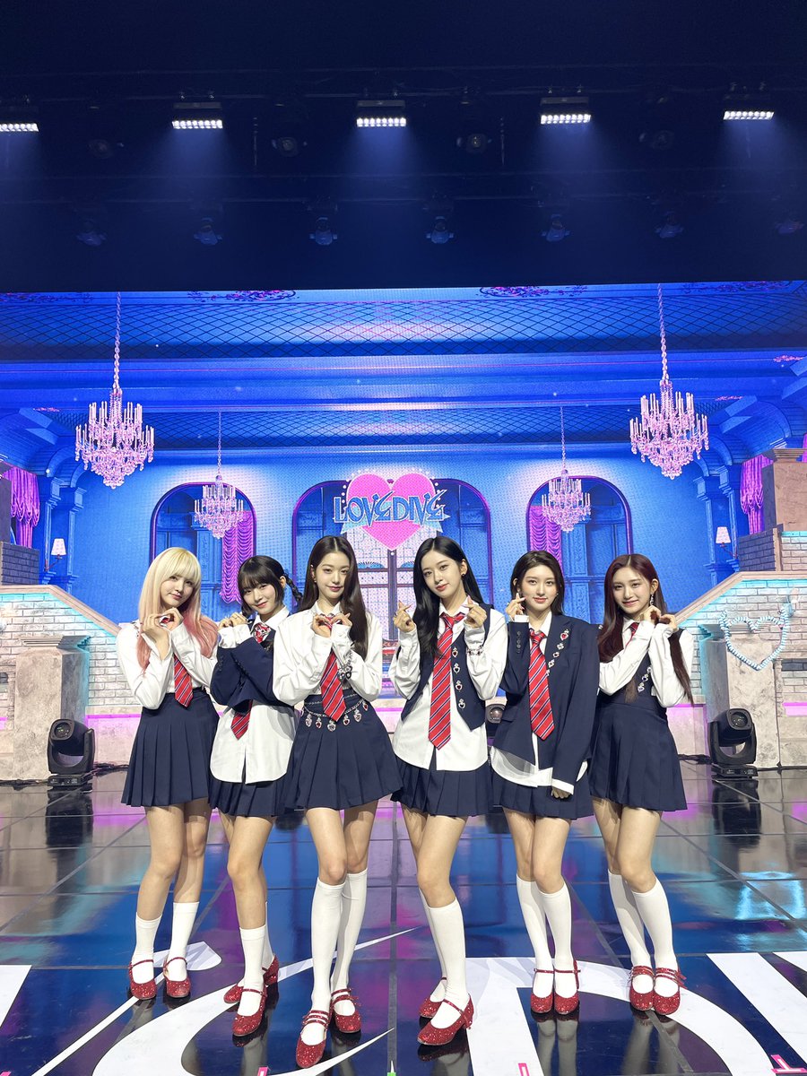 IVEstarship's tweet photo. 📸
IVE THE 2nd SINGLE ALBUM
[LOVE DIVE] SHOWCASE 완료!

여섯 큐피드 IVE에게
참을 수 없는 이끌림과 호기심 👼
이번 활동도 DIVE는 IVE 마음속
가장 깊은 데로 오면 돼 🔥
그럼 어서 와서 LOVE DIVE! 💘

#IVE #아이브 
#LOVEDIVE #러브다이브
#아이브에게_숨참고_LOVEDIVE https://t.co/eSTIia2sZV