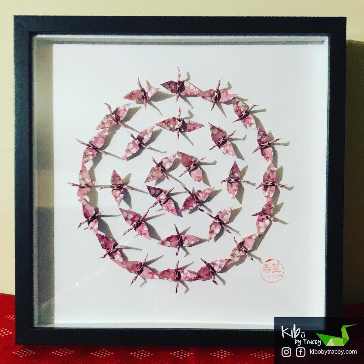 aussiestorm65's tweet photo. Tonight’s finished creation - pink and white Sakura origami paper cranes in another Circle of Hope, Kibō no wa.

#kibōbytracey #aussiestorm65 #Origami #折り紙 #handmade #handfolded #Geelong #kibōnowa #希望の輪 https://t.co/wN32wguUNC