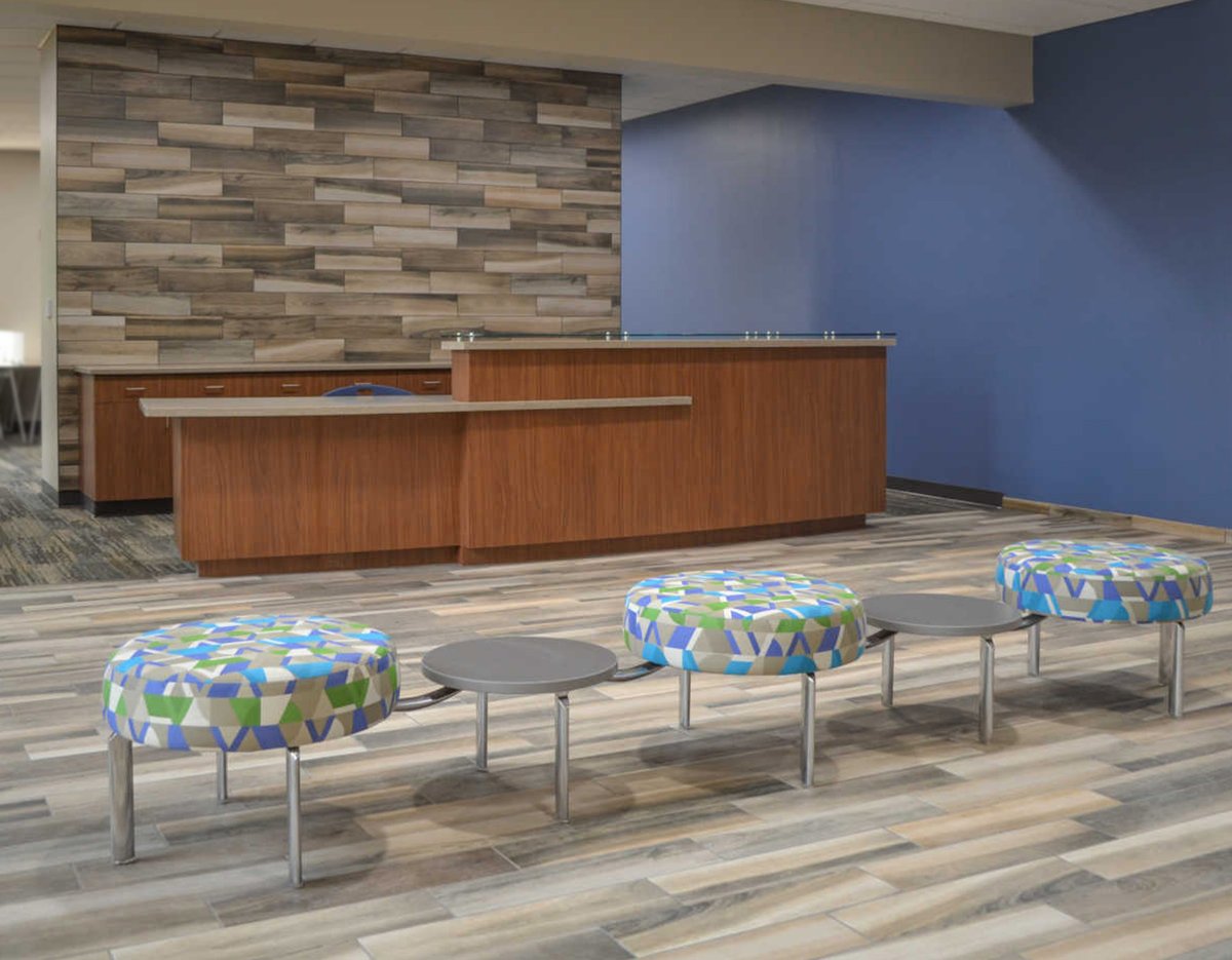 The possibilities for OH! are as boundless as it's circular shape. Bring a little fun to your lounge space - pictured here at <a href="/bereacollege/">Berea College</a>. #Versteel #OHByVersteel #highered #usamade