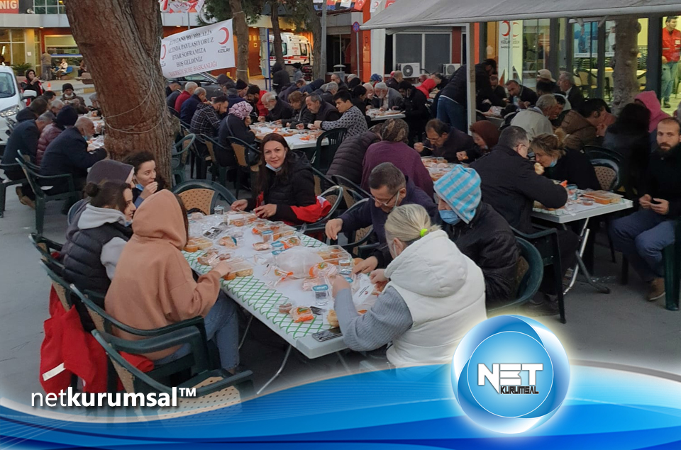 NetKurumsal's tweet photo. Bu yıl Ramazan Ayında Bakırköy Kızılay Şubesi ile yapılan işbirliği ile bir ay boyunca iftar verilecektir. Bu organizasyonda gönüllü olarak çalışan tüm Kızılay ekibine bu vesile ile teşekkür ediyor, herkesi Kızılay’a destek olmaya davet ediyoruz.
@kizilay #HilalOlsunTürkiye https://t.co/IFbFJfBn6S