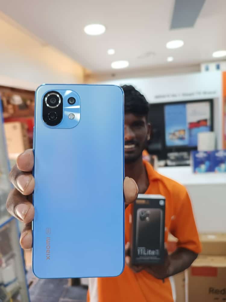 ManishTelecom_'s tweet photo. #Xiaomi11LiteNE5G 
#64MPCamera #Amoled 
#Qualcomm #Snapdragon 
#Xiaomi #Mifan https://t.co/fBORoOczkY