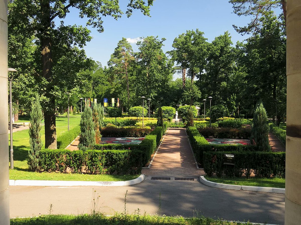 MFAestonia's tweet photo. 🇪🇪 has decided to expel the personnel of #Tartu and #Narva consulates of Russia. Mentioned consulates will also be closed.
Full statement 👉: https://t.co/3o58CaXhgp 

📸👇 Bucha City Park, before. https://t.co/dGjbKhbn0l