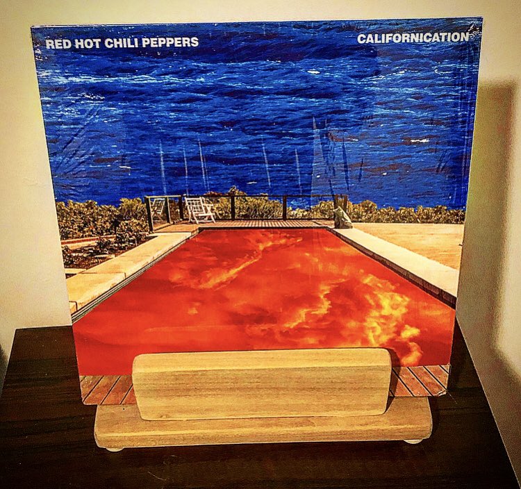 It’s easy to forget just how incredible the song “Scar Tissue” is ... the guitar work is epic!  Shame on me for not listening to this album more 🙈
