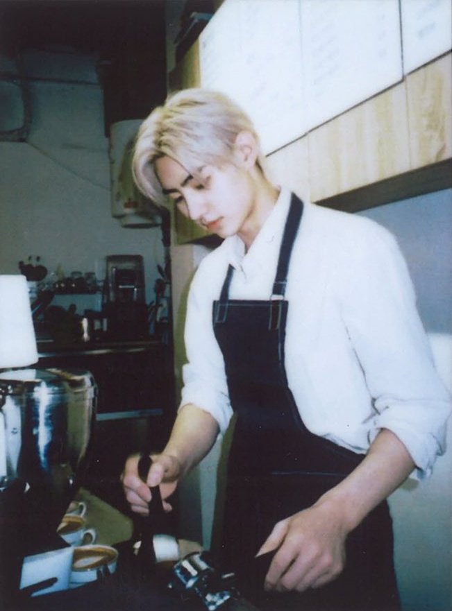 blueberjay's tweet photo. CUP OF LOVE SUNGHOON 
 
#EN_LOG_WITH_SUNGHOON 
#ENHYPEN_SUNGHOON #엔하이픈_성훈  
@ENHYPEN_members @ENHYPEN https://t.co/bjKoBRYRlp