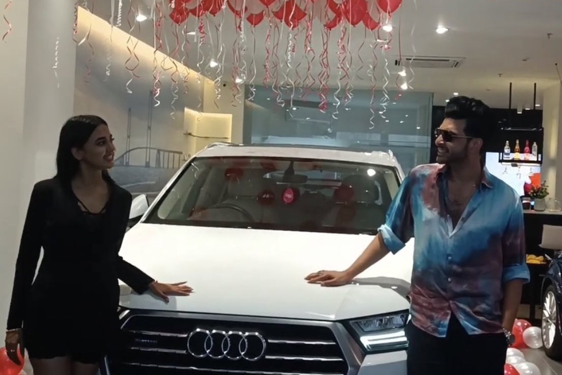 shivam_bangwal's tweet photo. Congratulations @itsmetejasswi  for #AudiQ7 🔥

#TejasswiPrakash #KaranKundrra #TejaTroops #TejRan #KKundrraSquad https://t.co/u5dmOyDiKu