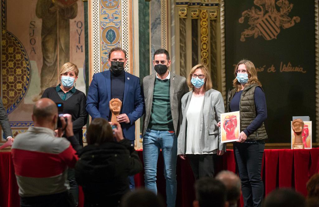 PSPV_Diputacio's tweet photo. El vicepresidente de @dipvalencia @CarlosFBielsa ha entregado esta mañana el premio a la Gestión de Proyectos Europeos a @Vicezara alcalde de Silla, en la V edición de los #PremisFVMPBonGovern que promueve @fvmpendirecto https://t.co/nQwD6uJRPL