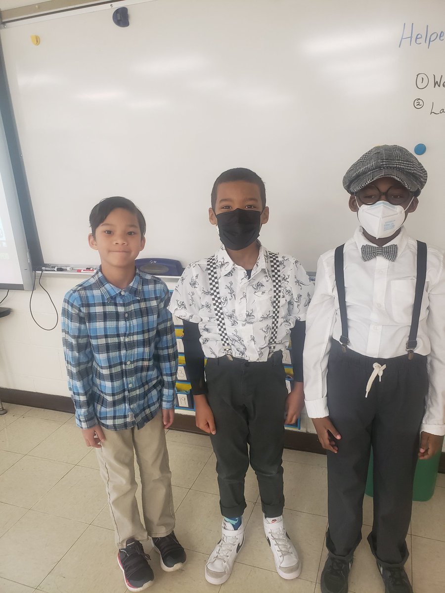 lfry161's tweet photo. Kindness never gets old. It was dress like an old person day! 
@TheHornetsHive #d161learns https://t.co/f6LkH1I3JY