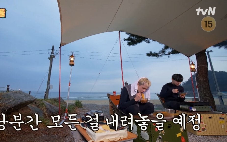 YeppeunNoona_'s tweet photo. NA PD for sure saw their potential since game caterers and boommm Hyunsuk and Jihoon on his show.. #CHOIHYUNSUK #JIHOON https://t.co/GrDxj2FJ9l