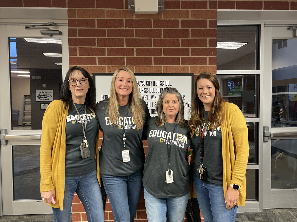 brooke_mcmaster's tweet image. We love celebrating @RCISDFoundation on Tuesdays! Thank you for always supporting our students and teachers!! 💛🐾 #rcisdfoundationnation
