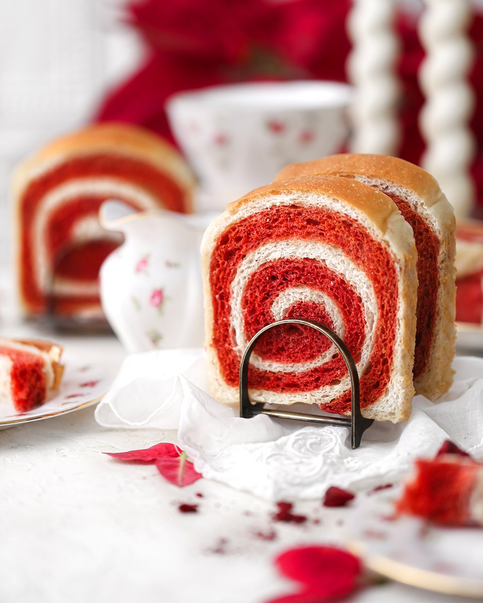 suncorefoods's tweet photo. This fluffy, soft, and tender #swirlbread is a fantastic #afternoontea time treat with its flaming red swirl made with @suncorefoods Organic Red Beet Supercolor Powder ❤️‍🔥💫🍞  Find the recipe at https://t.co/brGMv9H86V and enjoy 15% off during our Earth Month Sale!🌈⛅️ #Sales https://t.co/219gB7nCDc