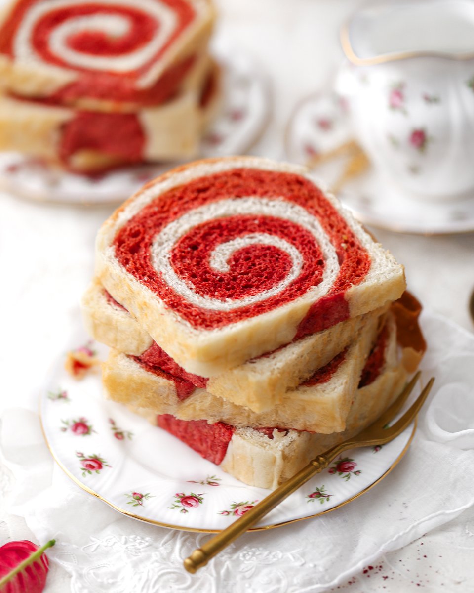 suncorefoods's tweet photo. This fluffy, soft, and tender #swirlbread is a fantastic #afternoontea time treat with its flaming red swirl made with @suncorefoods Organic Red Beet Supercolor Powder ❤️‍🔥💫🍞  Find the recipe at https://t.co/brGMv9H86V and enjoy 15% off during our Earth Month Sale!🌈⛅️ #Sales https://t.co/219gB7nCDc
