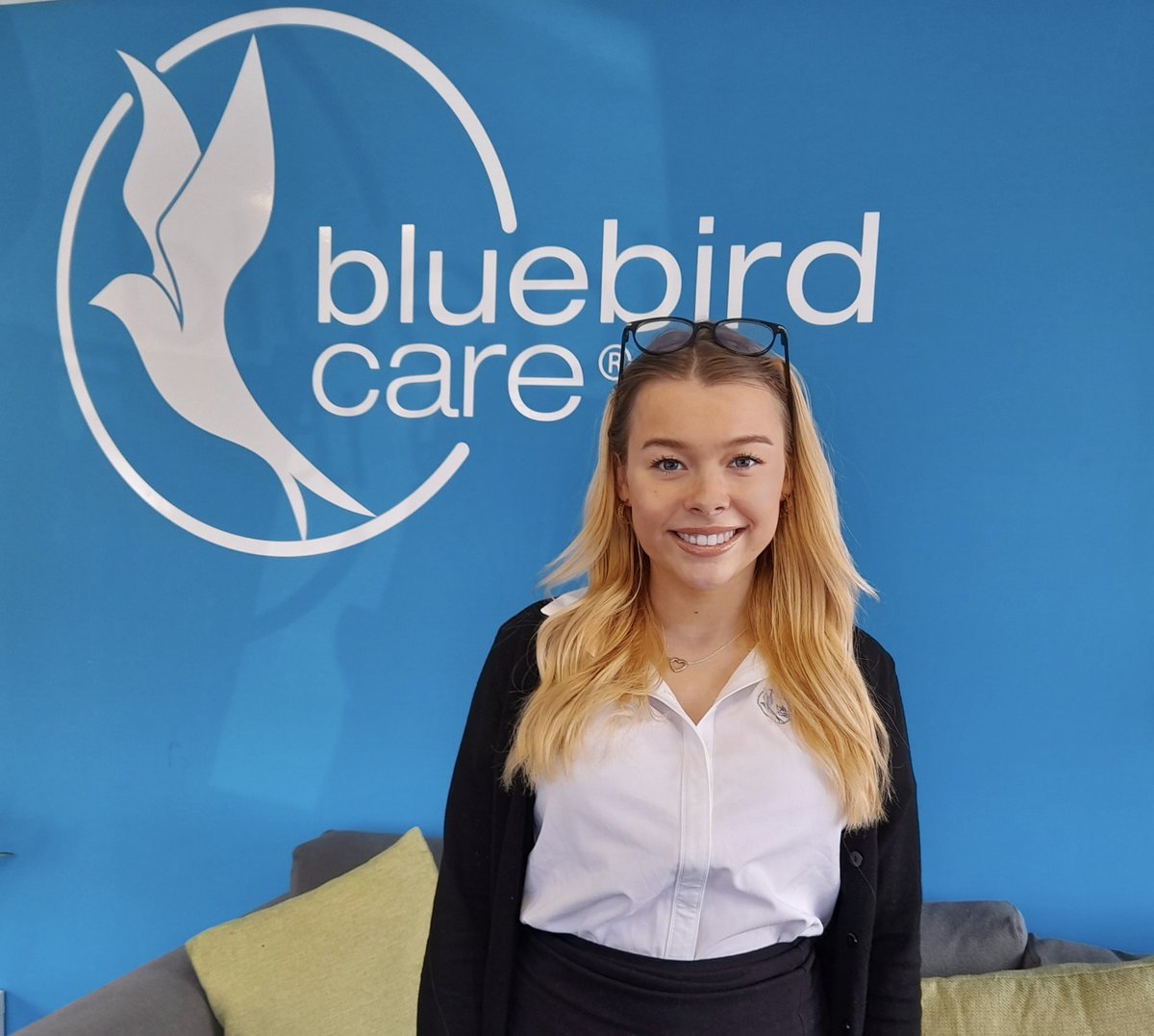 Welcoming our new Social Media Assistant, Lucy!💙

"I have loved every minute of my job. The support I`ve had from everyone is unmatched and I couldn`t ask for a better team to work with!" - Lucy, Social Media Assistant😊

#welcome #socialmedia #jobs #BluebirdCare #Care #HomeCare
