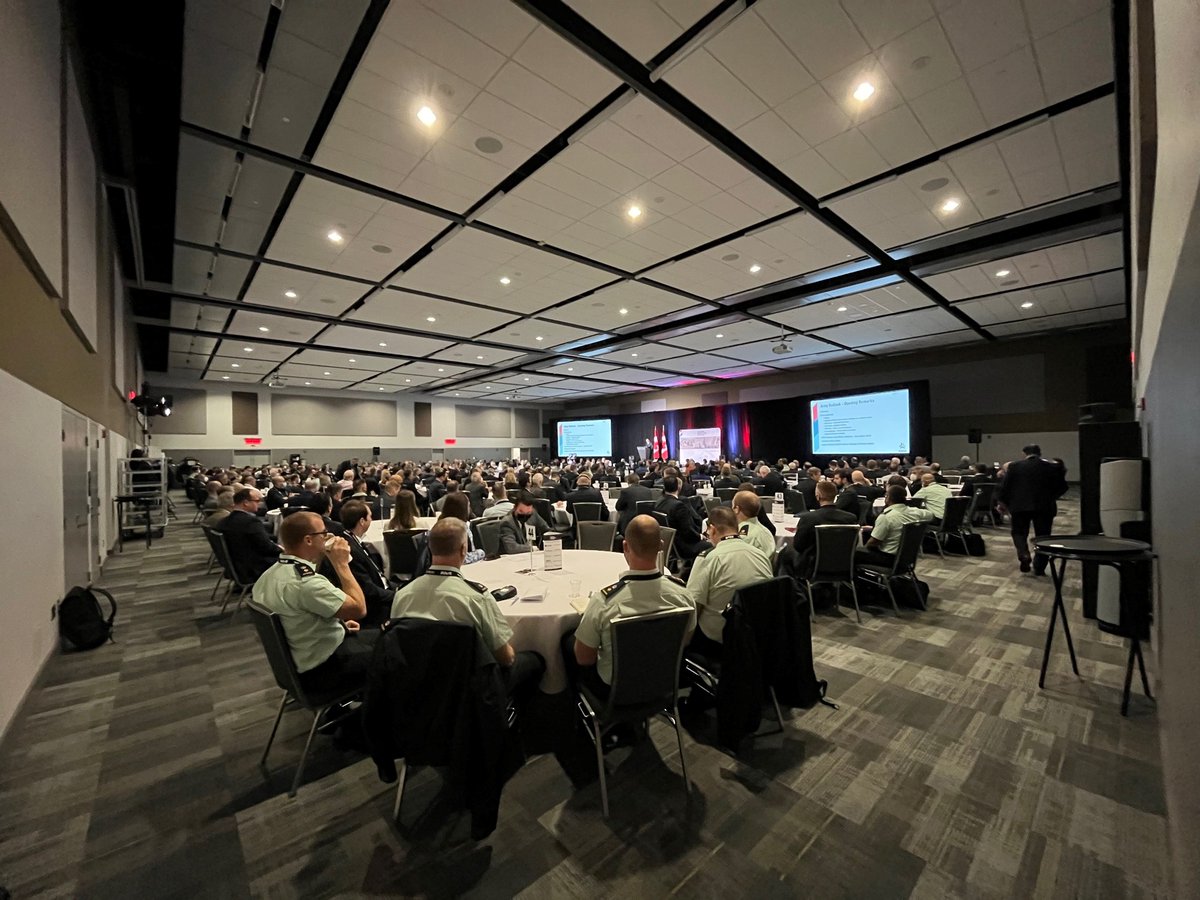 CadsiCanada's tweet photo. Army Day is underway in Ottawa. It's fitting that our first live event in two years brings together members of the @CanadianForces and industry, who collaborated so closely during the pandemic. #CAFOutlooks https://t.co/Fxyvupika1