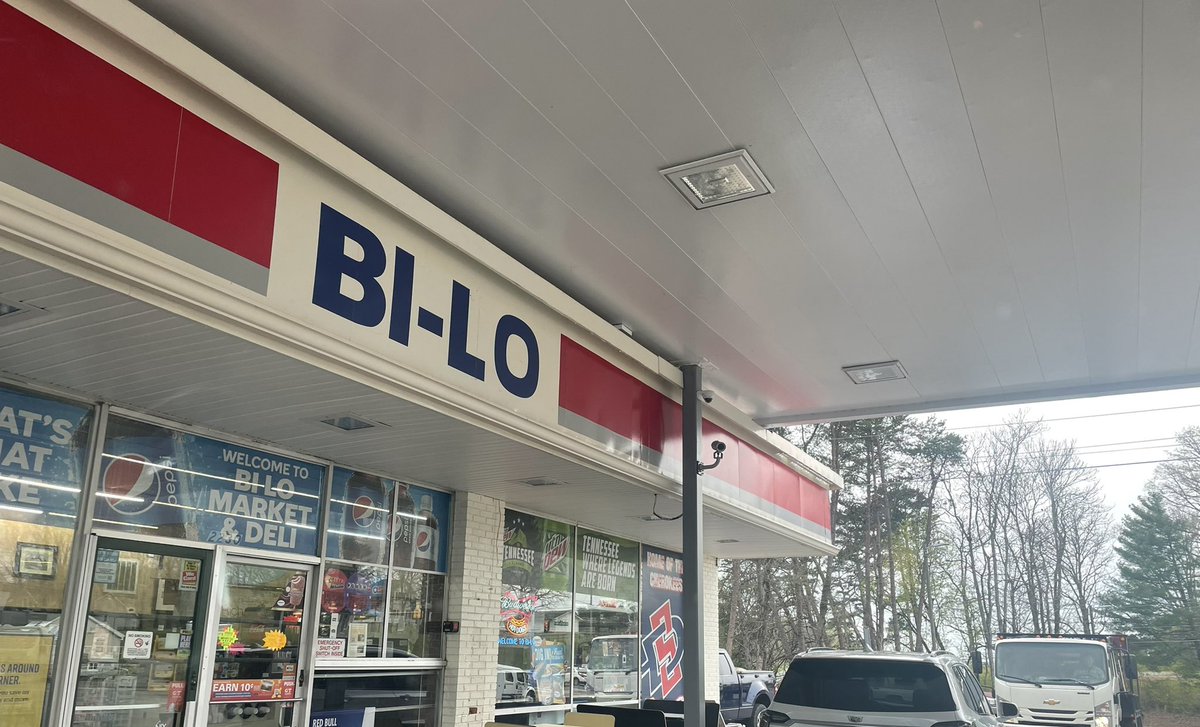 ucdpaulshelton's tweet photo. Sausage and Egg sandwich at the Bi-Lo to get this #competitiontuesday started. Get it hot!!!! #SouthOfTheRiver https://t.co/w9f65rcjdz