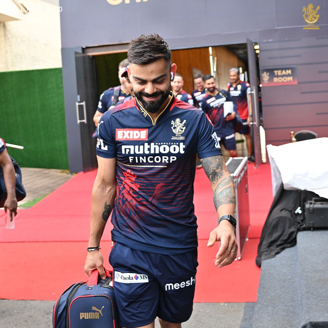 RCBTweets's tweet photo. Checking-in for Match Day! 💪🏻😎

#PlayBold #WeAreChallengers #IPL2022  #Mission2022 #RCB  #ನಮ್ಮRCB #RRvRCB https://t.co/UnI7Y43TPk