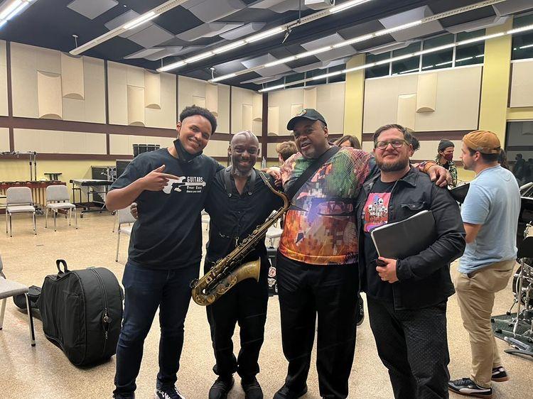 kevinkingii's tweet image. Hanging with the Katz after a killing hit. 
.
#jefftainwatts #marcusstrickland #musician #tenorsax #drums #detained #michaelfeinberg #um #universityofmiami #frostschoolofmusic #black #africanamerican
