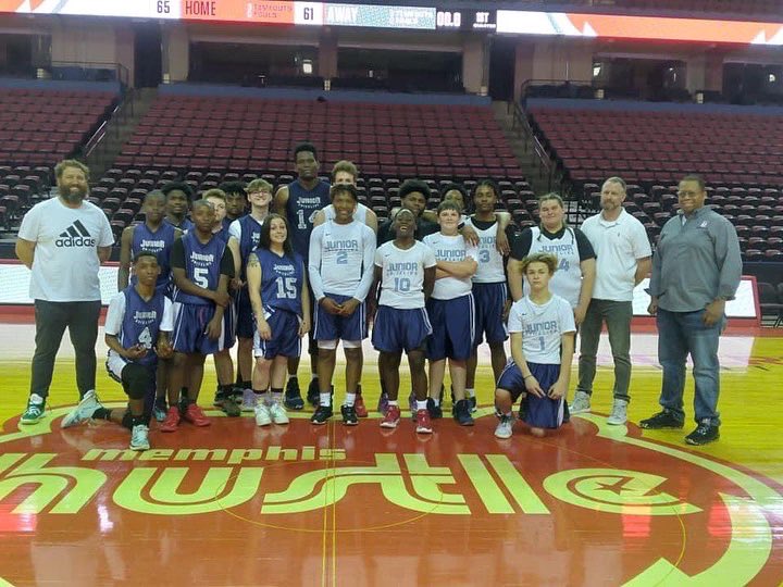 TheNHSBA's tweet photo. Our NHSBA Arkansas Chapter had the opportunity to participate in "Play Like The Pros" at the Landers Center in Southhaven! Thanks to the Taylor and the Memphis Hustle for creating a great experience for our youth! https://t.co/LcOSq7gfsA