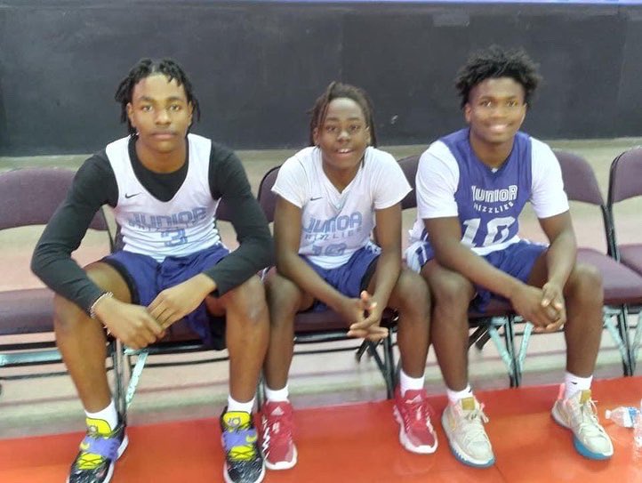 TheNHSBA's tweet photo. Our NHSBA Arkansas Chapter had the opportunity to participate in "Play Like The Pros" at the Landers Center in Southhaven! Thanks to the Taylor and the Memphis Hustle for creating a great experience for our youth! https://t.co/LcOSq7gfsA