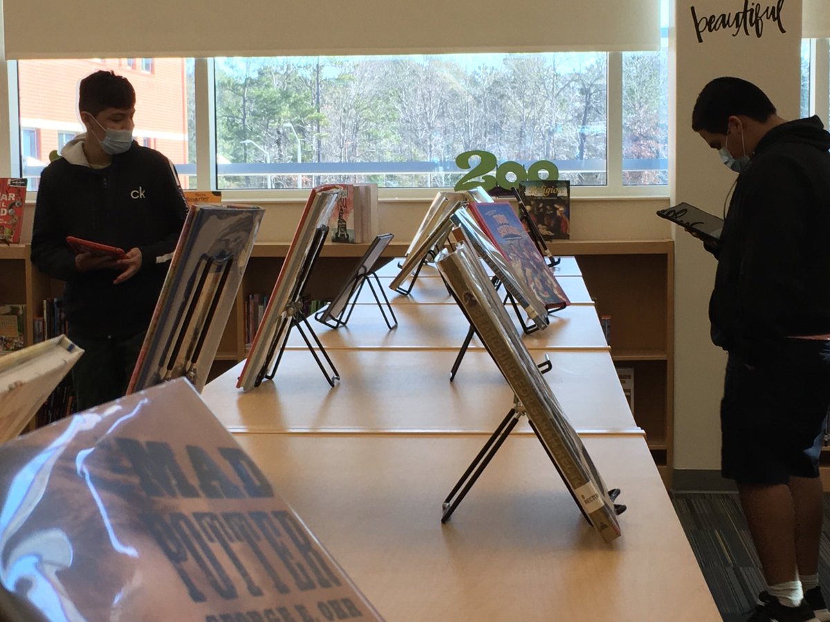 Students team up to show off their library skills using ⁦@GooseChaseEDU⁩ - Library skills are life skills! ⁦<a href="/River_Bend_MS/">River Bend Middle School</a>⁩ 🐅❤️📚