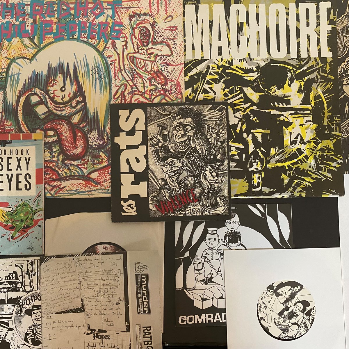 zimuenchen's tweet photo. Aus dem Fonds #Graphzines der #Bibliothek präsentieren wir derzeit eine bunte Auswahl von #Punk-/#Noise-/#Avantgarde-#Plattencover aus den Jahren 1978 bis 2008, gestaltet von #Bazooka, #GaryPanter, #SavagePencil, #Winshluss, #BrunoRichard, #Kerozen #Matttkonture #Moolinex u.a. https://t.co/t50nkxdFow