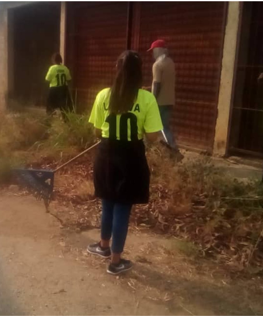 CaraboboTeQuier's tweet photo. #SomosLimpieza🌱Cuando de Compromiso se trata nuestro equipo es el más indicado😊Andamos desde muy temprano #Saneando🌿En el Sector El Rosario Municipio Libertador Ubicado en #Valencia🥰   Demostrando que #JuntosTodoEsPosible❤️Con @rafaellacava10🧛‍♂️  
#VenezuelaTerritorioDePaz https://t.co/VpX2Mjnptl