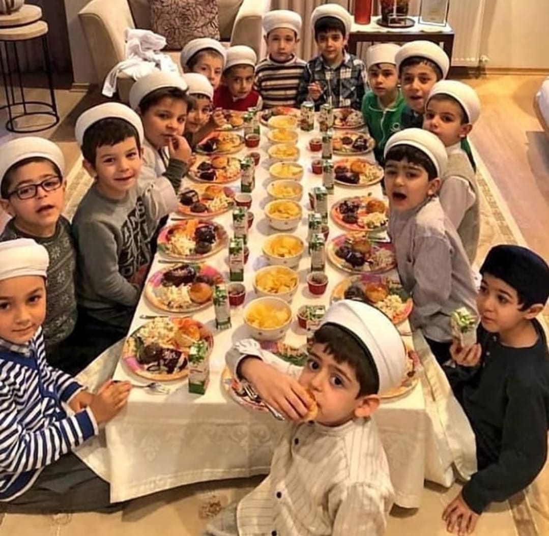 ParvarRuuh's tweet photo. Fasting tests our patience, and Iftar provides us with immense blessings! Happy Iftar Mubarak
#ramadan #islam #muslim #allah #quran #ramadhan #islamicquotes #love #islamic #eid #muslimah #ramadankareem #ramadanmubarak #sunnah #hijab #makkah #instagram #allahuakbar #covid #dua https://t.co/yL9hxqqbEN