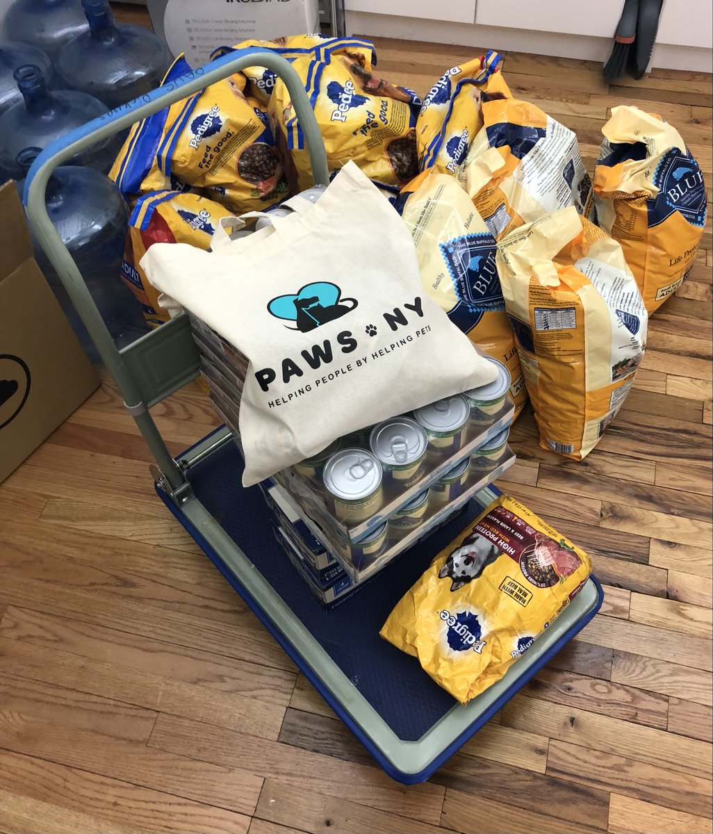PAWSny's tweet photo. Last week, #pawsny coordinated with the @PSANYC4ACC & its #HungryPetProject to provide them with some soon-to-expire food from our Pet Pantry.
Lindsay came to our office to pick up more than 150 pounds of food to help New Yorkers and their pets in need! #petsarefamily https://t.co/kPdAkNpke7
