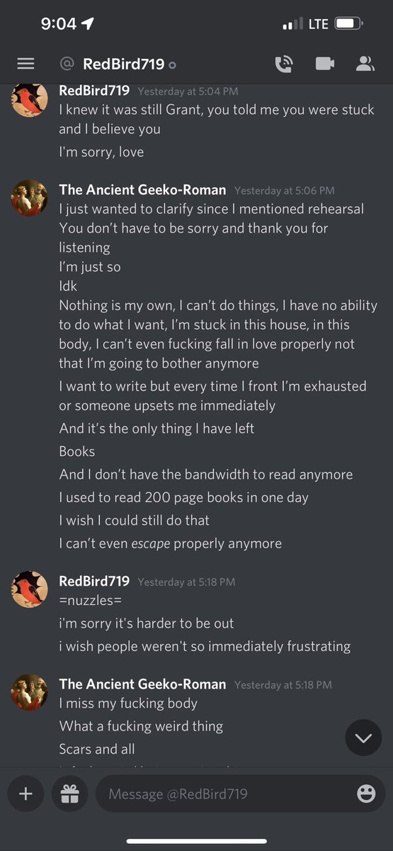 theancientgeeko's tweet photo. CW: suicide/suicidal ideation
#ActuallyDID #DissociativeIdentityDisorder
Since a lot of times people want to whine about how we only focus on the good things in our system, here’s a convo Grant had with Bird yesterday (shared with permission from @GrantTArt): https://t.co/d6xEd2VENM