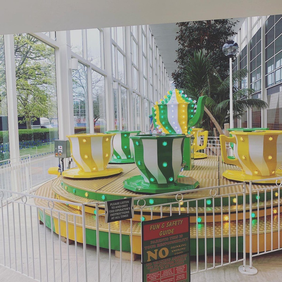 JNRSEVENTS's tweet image. Join us at @centremk for some Easter fun 🐣 Circus Train • Hook ‘A’ Duck • Tea Cups • Candy Floss &amp;amp; Confectionary • Free Colouring • Open until Sunday 24th April • 

Find us along Midsummer Arcade, next to Scrivens Opticians 

#MkEvents #EventsMk #Easter #MiltonKeynes