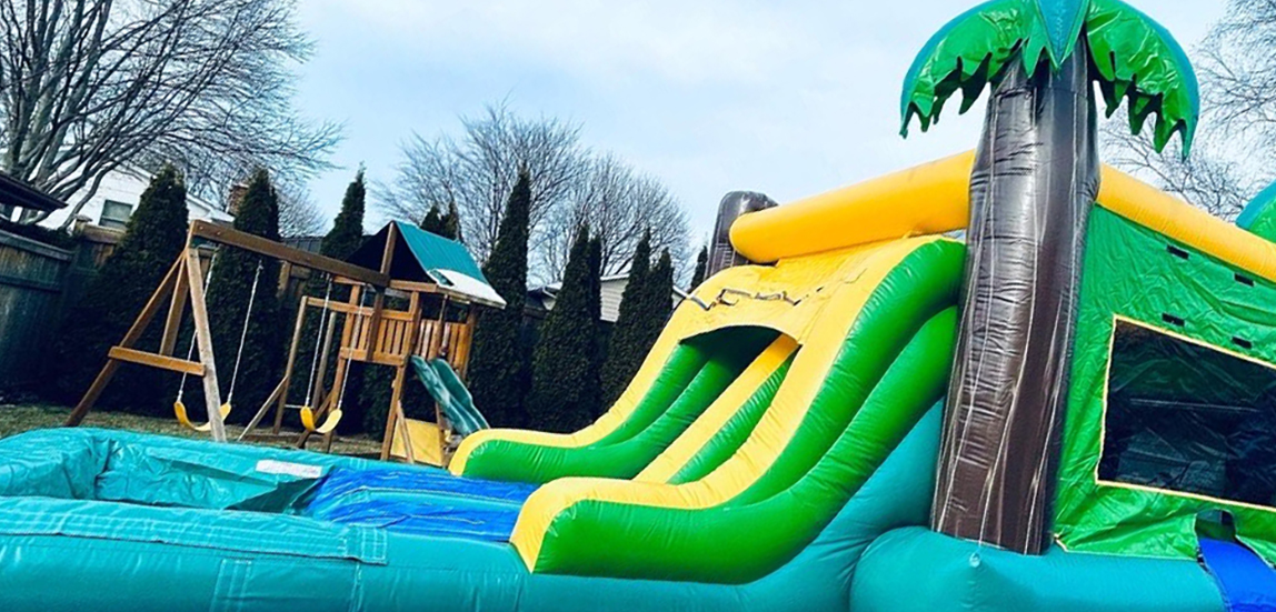 skylinesarnia's tweet photo. Bouncy Castle rentals are starting to fill up for Spring and Summer 2022. Check out our website for bookings and availability! https://t.co/R5KG1JHMZl https://t.co/m2biL4Aw00