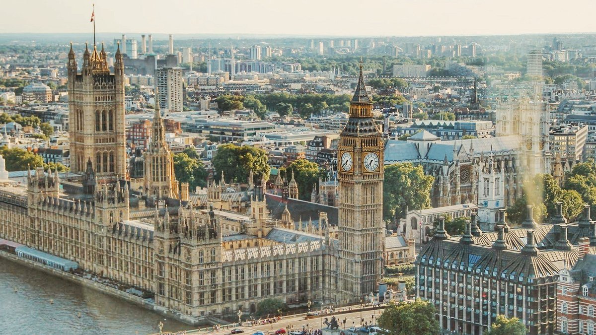 theindustryfash's tweet photo. A new Government report from the @ONS has revealed the full extent of tumbling stock levels and broken global supply chains across the UK.

https://t.co/J7Dvv6pi98

#brexit #covid19uk #stocklevels #supplychain #statistics #fashionnews #retailnews https://t.co/ZefnO5ZgQV