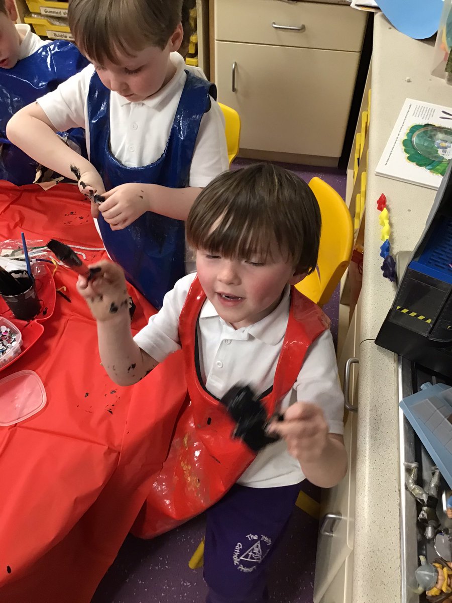 TheTrinityL5's tweet photo. Nursery made egg box spiders #trinitydt https://t.co/1DtwOCUTdX