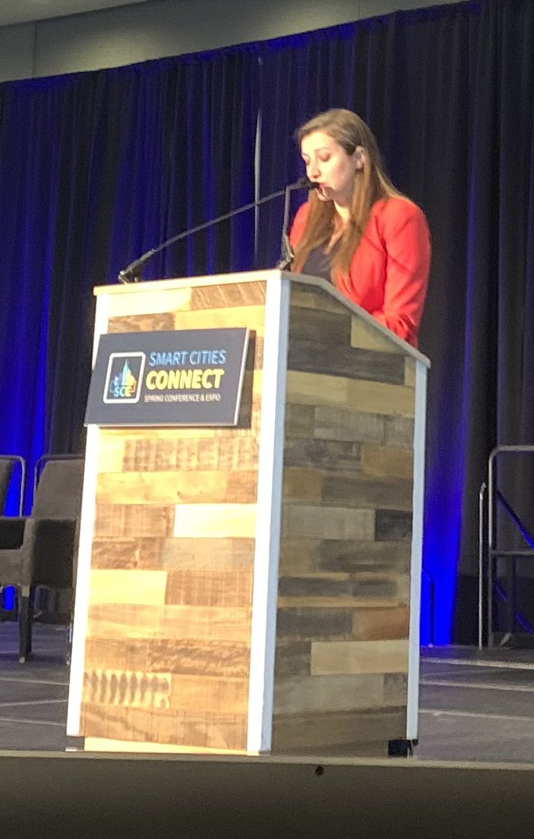 Looking back and going forward! <a href="/JDLead/">Jordan Davis</a> <a href="/SmartCbus/">Smart Columbus</a> talks about going from getting a grant to growing sustainable successful organization #thecolumbusway #scc22 #smartcities 🔥