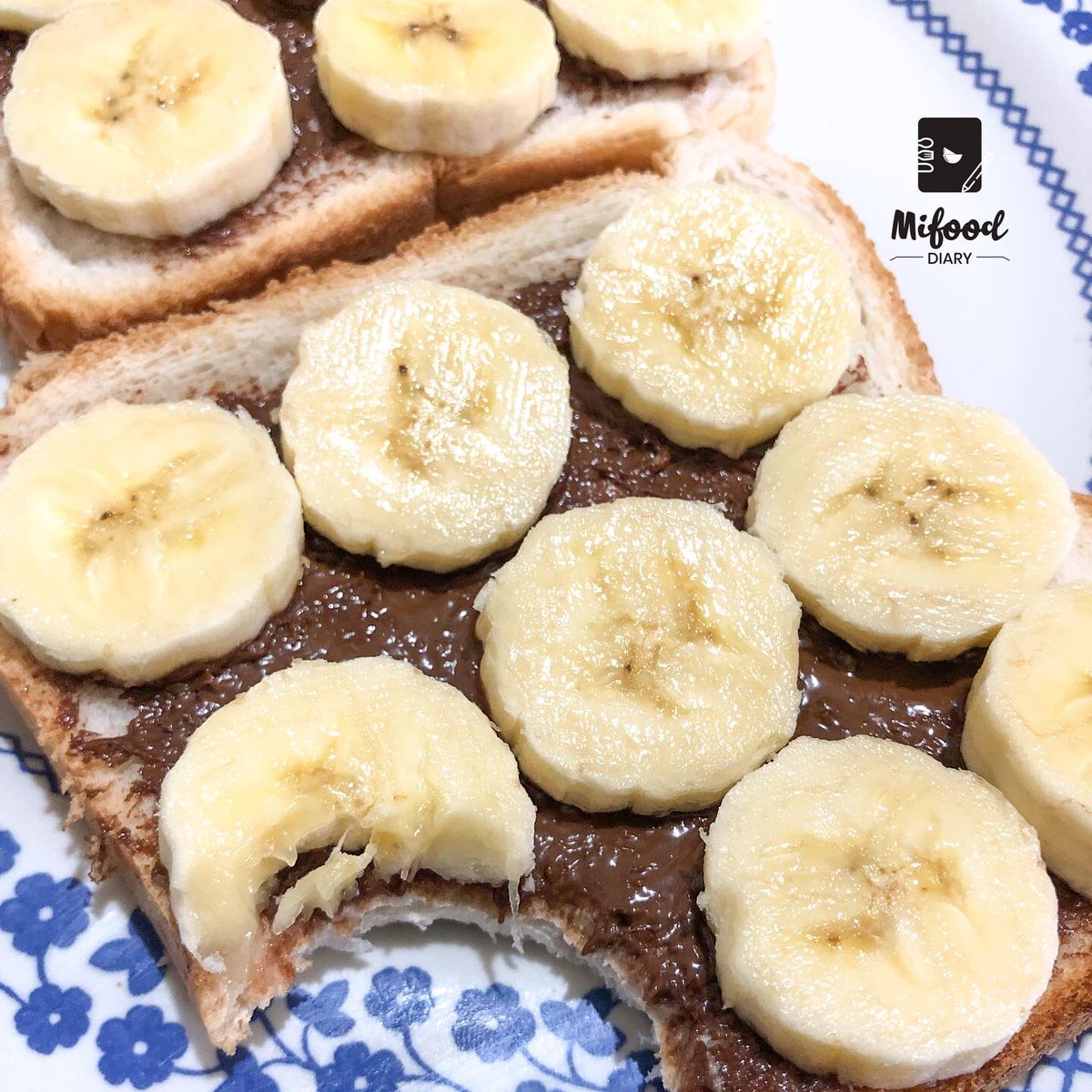 MIDDAY SNACK 🥰🥰 
A YUM you should try, with all sincerity…. These things is sweet 😊
S/O to my sister @abiolahydee thank you for this initiation 🤗 I pin here, y’all too should pin 😂😂😂
.
I just taught to share 😉😉☺️
Ask my sister for the review with peanut butter, it’s Yum