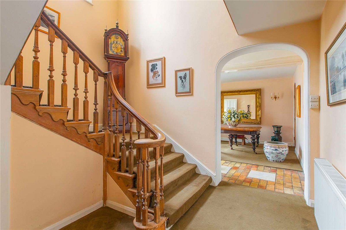 StacksProperty's tweet photo. "The #OldRectory is a fine detached Grade II listed house dating to c.1724. A fantastic position on the edge of the #village with frontage to the #RiverOuse. Grounds extend to roughly 12.45 acres." - Charlie Rearden, @Stacks_Rutland - On with @savills
#cambridgeshire https://t.co/Rt7Ulz4sc3