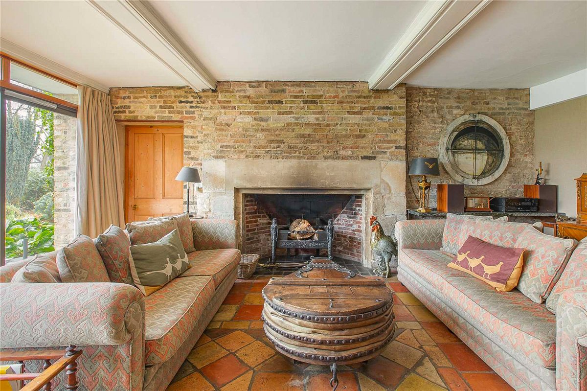 StacksProperty's tweet photo. "The #OldRectory is a fine detached Grade II listed house dating to c.1724. A fantastic position on the edge of the #village with frontage to the #RiverOuse. Grounds extend to roughly 12.45 acres." - Charlie Rearden, @Stacks_Rutland - On with @savills
#cambridgeshire https://t.co/Rt7Ulz4sc3