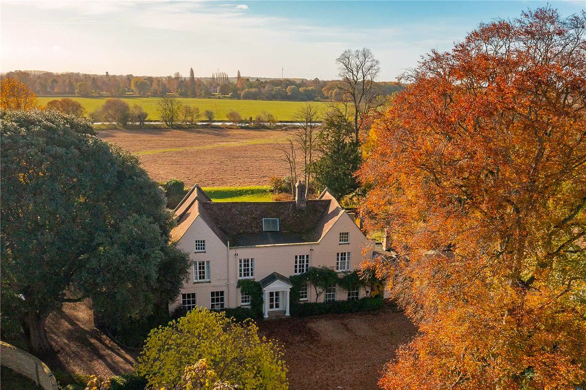 StacksProperty's tweet photo. "The #OldRectory is a fine detached Grade II listed house dating to c.1724. A fantastic position on the edge of the #village with frontage to the #RiverOuse. Grounds extend to roughly 12.45 acres." - Charlie Rearden, @Stacks_Rutland - On with @savills
#cambridgeshire https://t.co/Rt7Ulz4sc3