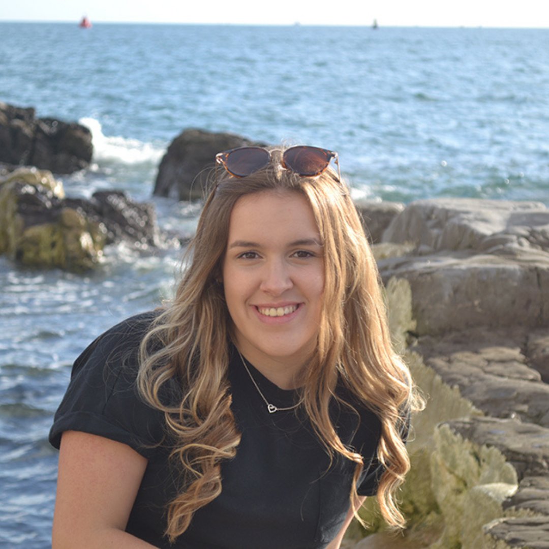 LitWorks's tweet photo. The only way to begin this #YoungWritersWeek is by celebrating our very own former Mayflower 400 Young City Laureate for Plymouth @hollyepeters. We're sharing Holly's 1st commission with you - 'The Colour of Thanksgiving' - Enjoy! https://t.co/tbCN3XtQAx