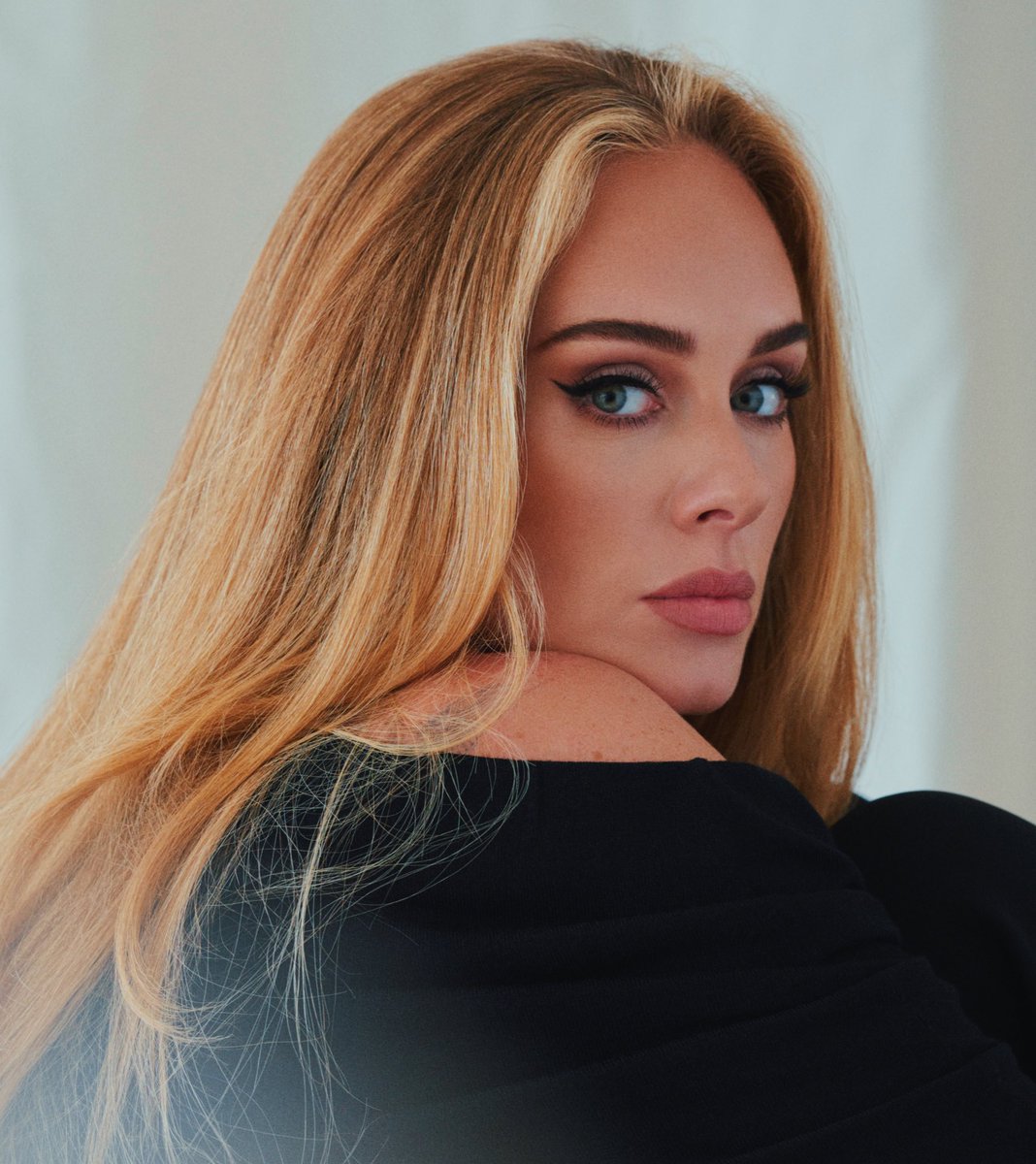 StatsAdele's tweet photo. “Easy On Me” (24 weeks) surpasses “Hello” (23 weeks) and now ties “Someone Like You” as @Adele’s 2nd longest-running song in the Top 20 of Billboard Hot 100. https://t.co/Iy5jhowIBj