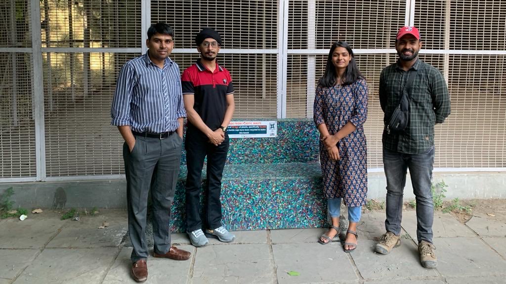 brgausingha's tweet photo. 6 benches for public made from Plastic Waste installed at O/o SDM KarolBagh with the motto of Reduce, Reuse ♻️ and Recycle ♻️ under CSR initiative with the help of ZS, JSF &amp; Eco-Deco. Care for Mother Earth 🌏 ⁦@CMODelhi⁩ ⁦@DMCentralDelhi⁩ https://t.co/0V3QROEWmT