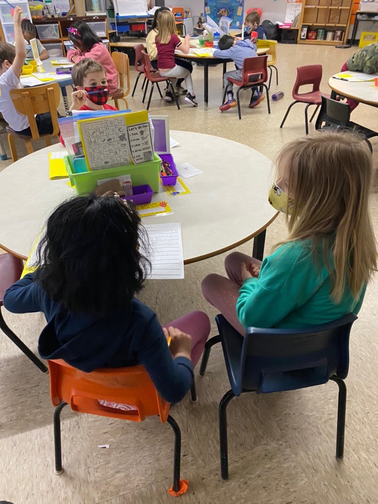 pamcampbell's tweet photo. Today we had grade 3 mentors join us for writing. They are great role models and inspirational authors! @ChebuctoH @HrceLiteracy https://t.co/9fjxEMC1To